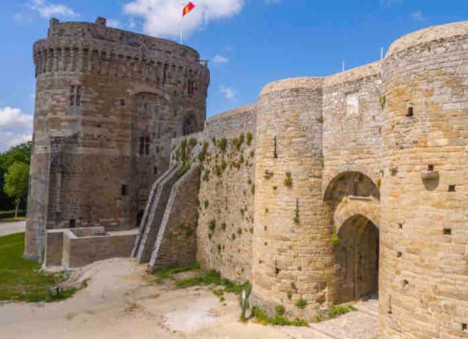 Appartement En Plein Coeur Historique De Dinan Zewnętrze zdjęcie